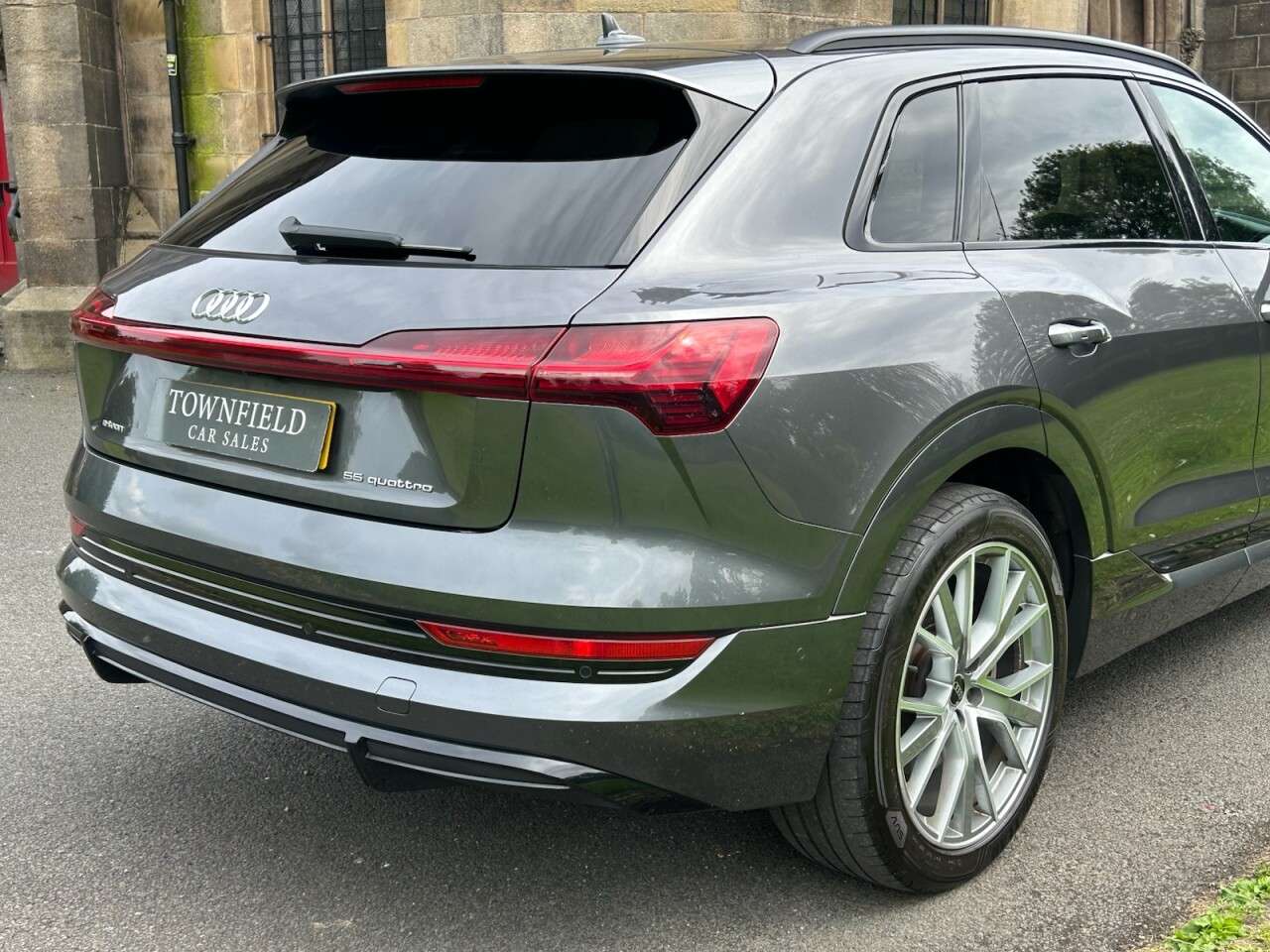 2022 AUDI E-TRON 2022 AUDI E-TRON