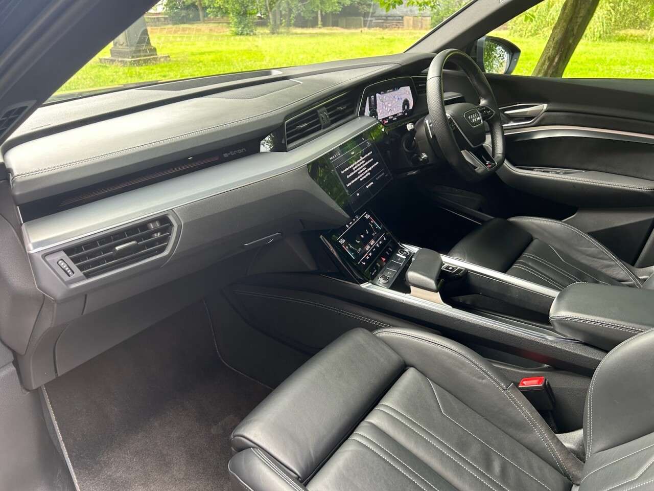 2022 AUDI E-TRON 2022 AUDI E-TRON