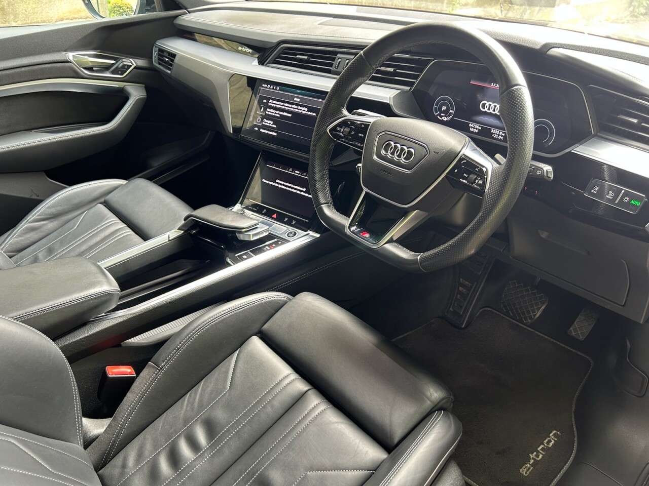 2022 AUDI E-TRON 2022 AUDI E-TRON