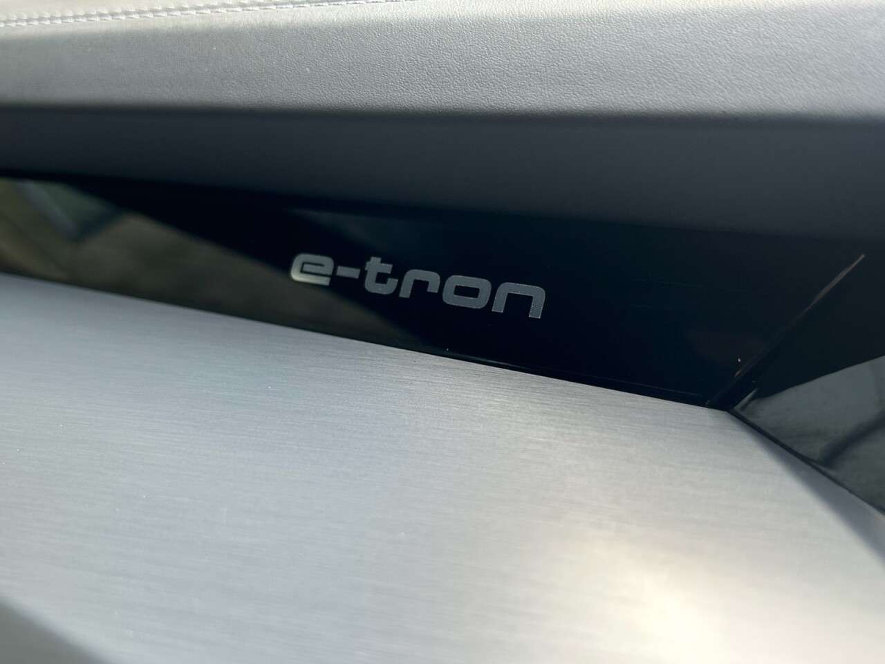 2022 AUDI E-TRON 2022 AUDI E-TRON