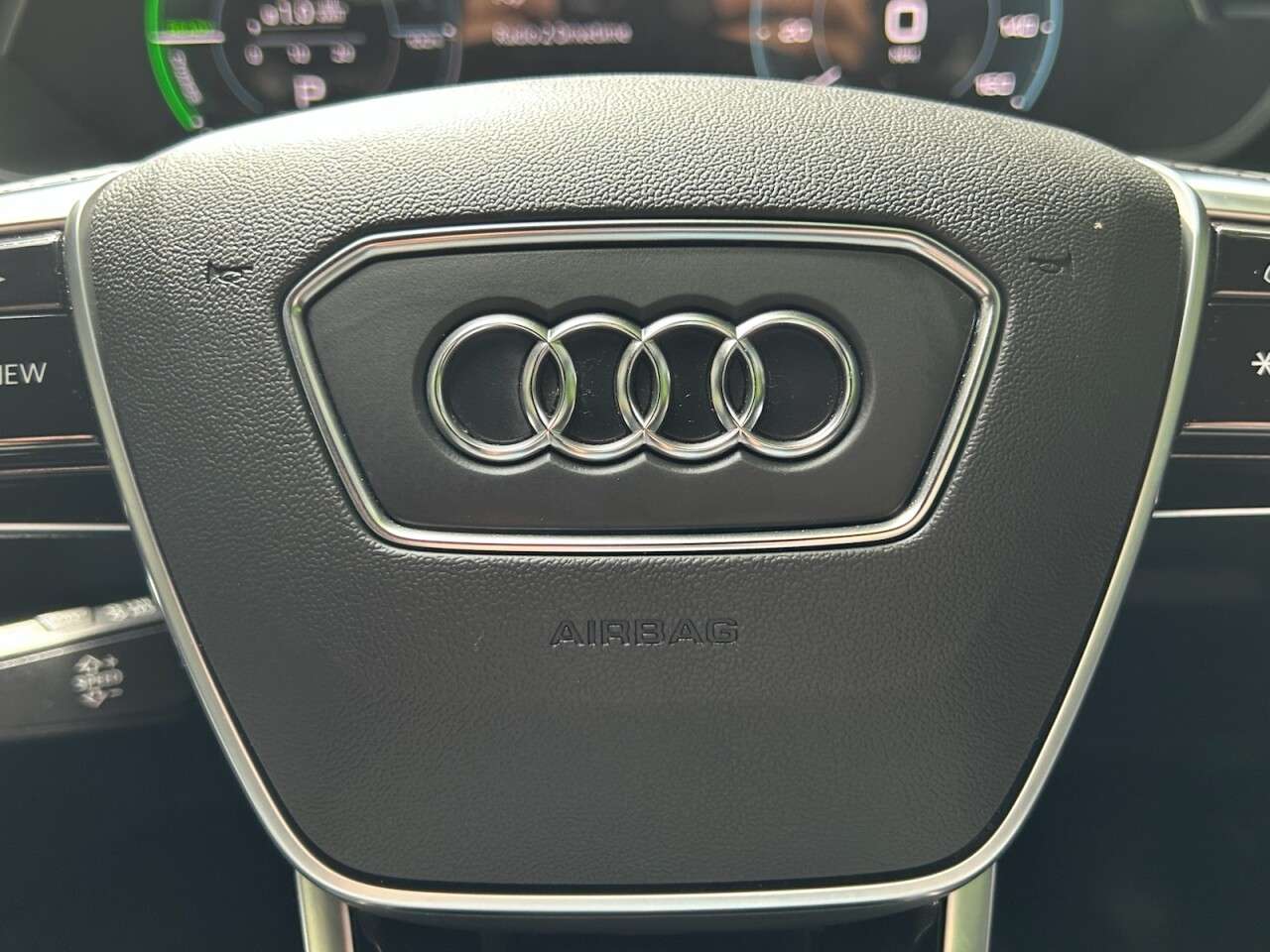 2022 AUDI E-TRON 2022 AUDI E-TRON
