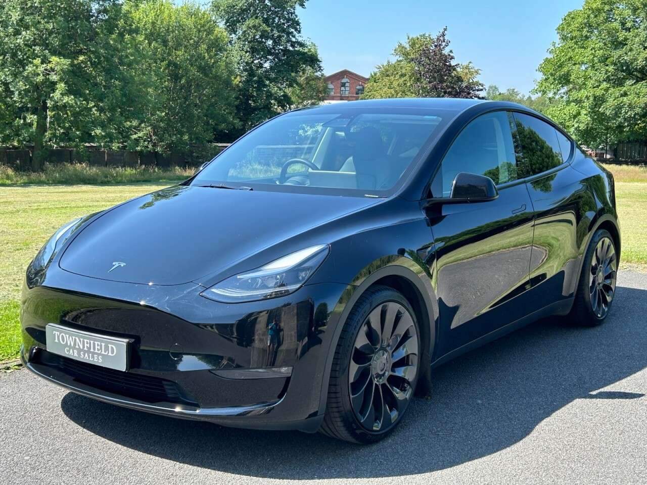 A 2023 TESLA MODEL Y (Dual Motor) Performance SUV 5dr Electric Auto 4WDE (426 bhp) BLACK LEATHER A 2023 TESLA MODEL Y (Dual Motor) Performance SUV 5dr Electric Auto 4WDE (426 bhp) BLACK LEATHER