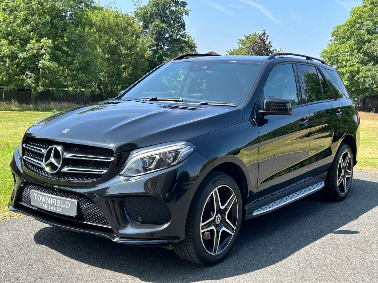 A 2018 MERCEDES GLE-CLASS GLE 350 D 4MATIC AMG NIGHT EDITION A 2018 MERCEDES GLE-CLASS GLE 350 D 4MATIC AMG NIGHT EDITION