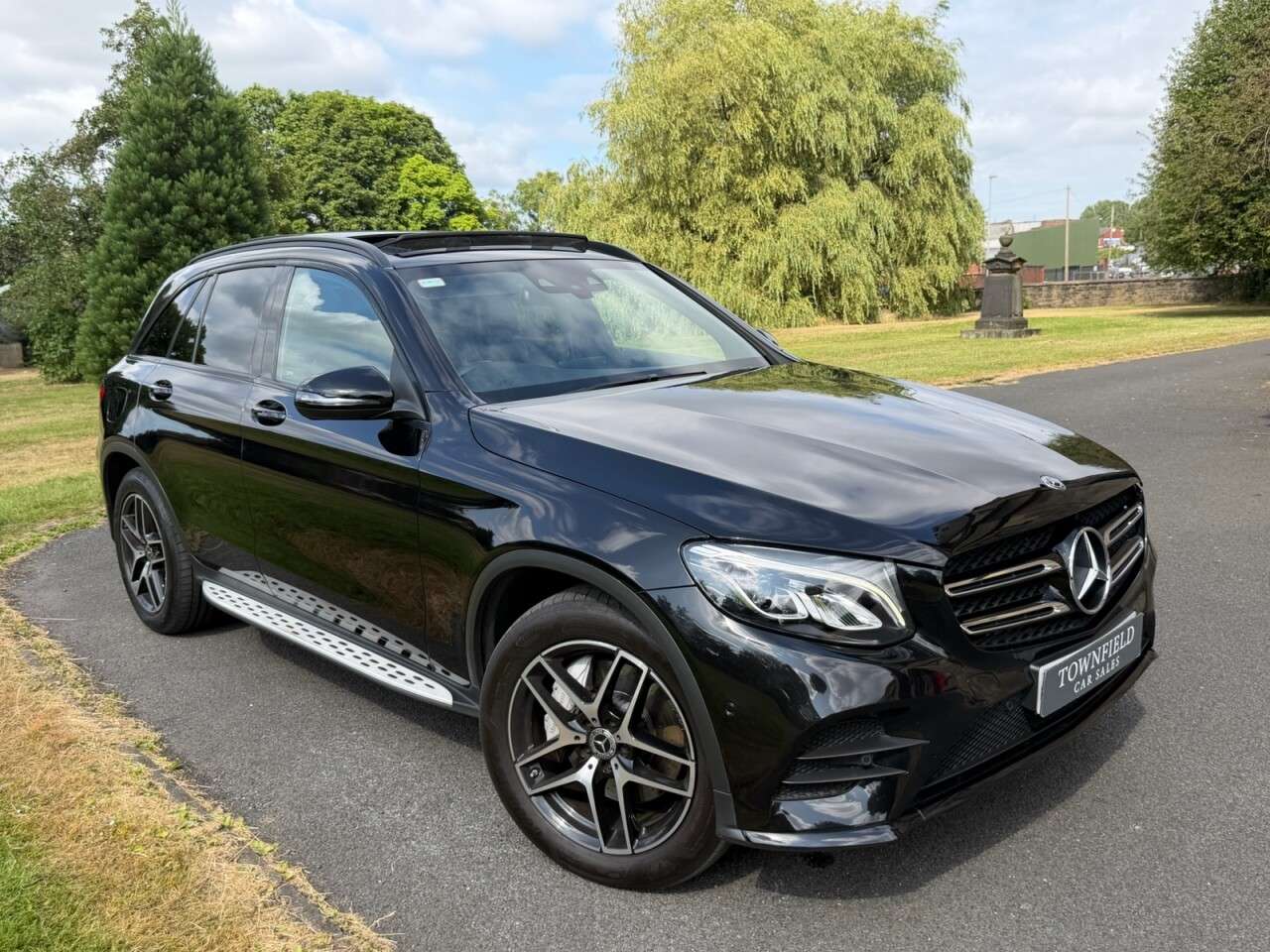 A 2019 MERCEDES-BENZ GLC 2.0 GLC250 AMG Night Edition SUV 5dr Petrol G-Tronic+ 4MATIC Euro 6 (s/s) ( A 2019 MERCEDES-BENZ GLC 2.0 GLC250 AMG Night Edition SUV 5dr Petrol G-Tronic+ 4MATIC Euro 6 (s/s) (
