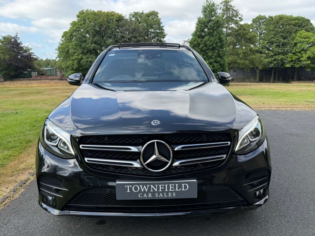 A 2019 MERCEDES-BENZ GLC 2.0 GLC250 AMG Night Edition SUV 5dr Petrol G-Tronic+ 4MATIC Euro 6 (s/s) ( A 2019 MERCEDES-BENZ GLC 2.0 GLC250 AMG Night Edition SUV 5dr Petrol G-Tronic+ 4MATIC Euro 6 (s/s) (
