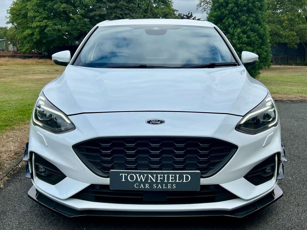 A 2019 FORD FOCUS 1.5T EcoBoost ST-Line X Hatchback 5dr Petrol Manual Euro 6 (s/s) (182 ps) P A 2019 FORD FOCUS 1.5T EcoBoost ST-Line X Hatchback 5dr Petrol Manual Euro 6 (s/s) (182 ps) P