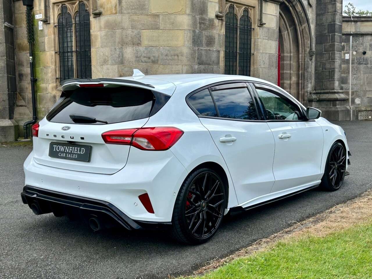 A 2019 FORD FOCUS 1.5T EcoBoost ST-Line X Hatchback 5dr Petrol Manual Euro 6 (s/s) (182 ps) P A 2019 FORD FOCUS 1.5T EcoBoost ST-Line X Hatchback 5dr Petrol Manual Euro 6 (s/s) (182 ps) P