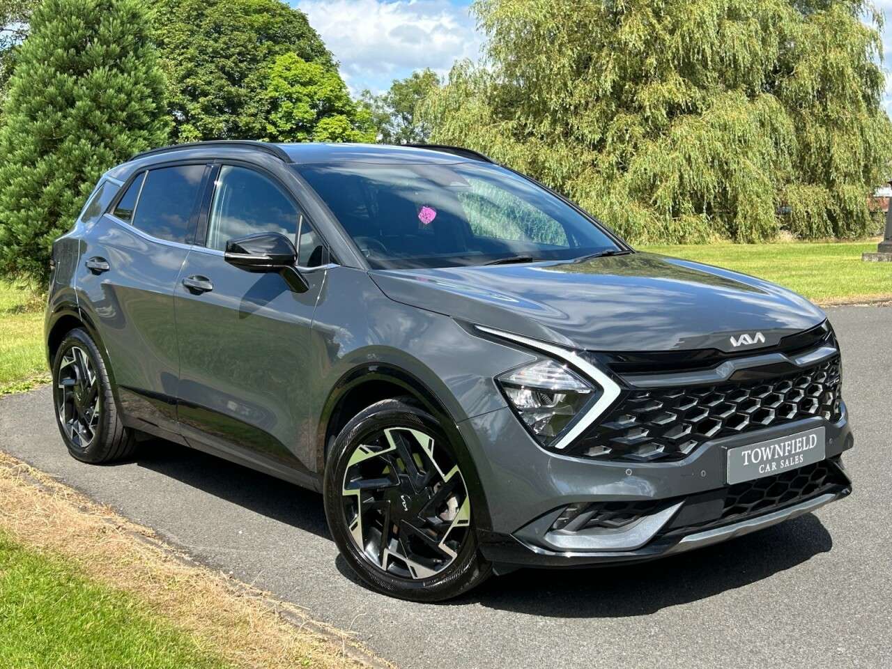 A 2023 KIA SPORTAGE 1.6 T-GDi 13.8kWh GT-Line SUV 5dr Petrol Plug-in Hybrid Auto AWD Euro 6 (s/ A 2023 KIA SPORTAGE 1.6 T-GDi 13.8kWh GT-Line SUV 5dr Petrol Plug-in Hybrid Auto AWD Euro 6 (s/