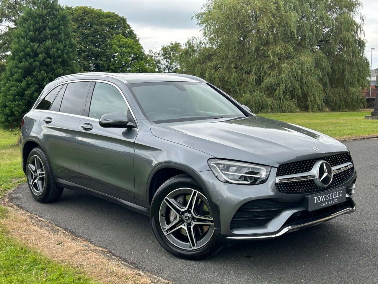 A 2020 MERCEDES-BENZ GLC 2.0 GLC220d AMG Line SUV 5dr Diesel G-Tronic+ 4MATIC Euro 6 (s/s) (194 ps) A 2020 MERCEDES-BENZ GLC 2.0 GLC220d AMG Line SUV 5dr Diesel G-Tronic+ 4MATIC Euro 6 (s/s) (194 ps)