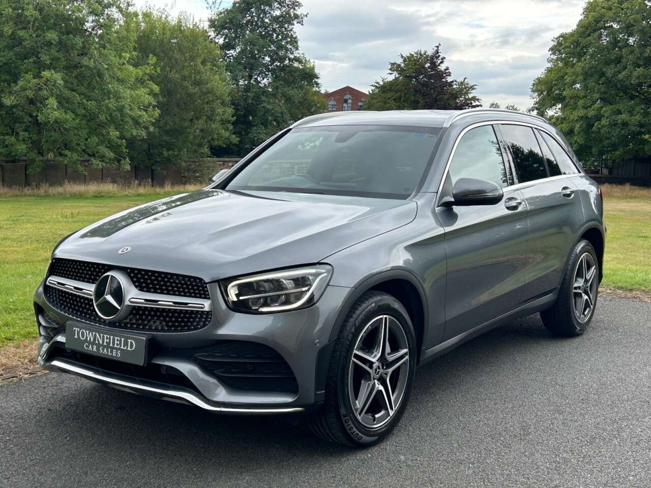 A 2020 MERCEDES-BENZ GLC 2.0 GLC220d AMG Line SUV 5dr Diesel G-Tronic+ 4MATIC Euro 6 (s/s) (194 ps) A 2020 MERCEDES-BENZ GLC 2.0 GLC220d AMG Line SUV 5dr Diesel G-Tronic+ 4MATIC Euro 6 (s/s) (194 ps)
