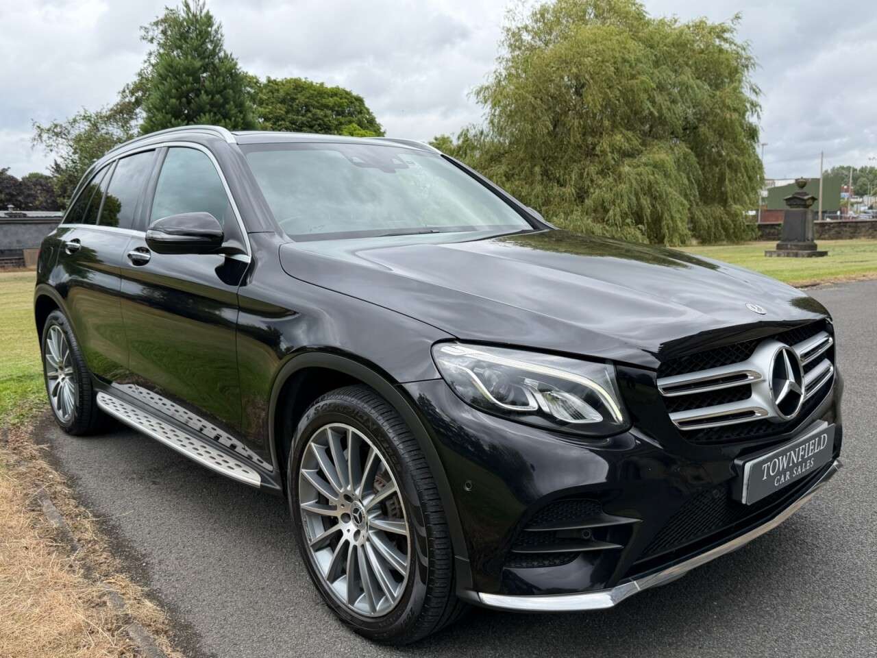 A 2018 MERCEDES-BENZ GLC 2.0 GLC250 AMG Line (Premium) SUV 5dr Petrol G-Tronic+ 4MATIC Euro 6 (s/s) A 2018 MERCEDES-BENZ GLC 2.0 GLC250 AMG Line (Premium) SUV 5dr Petrol G-Tronic+ 4MATIC Euro 6 (s/s)