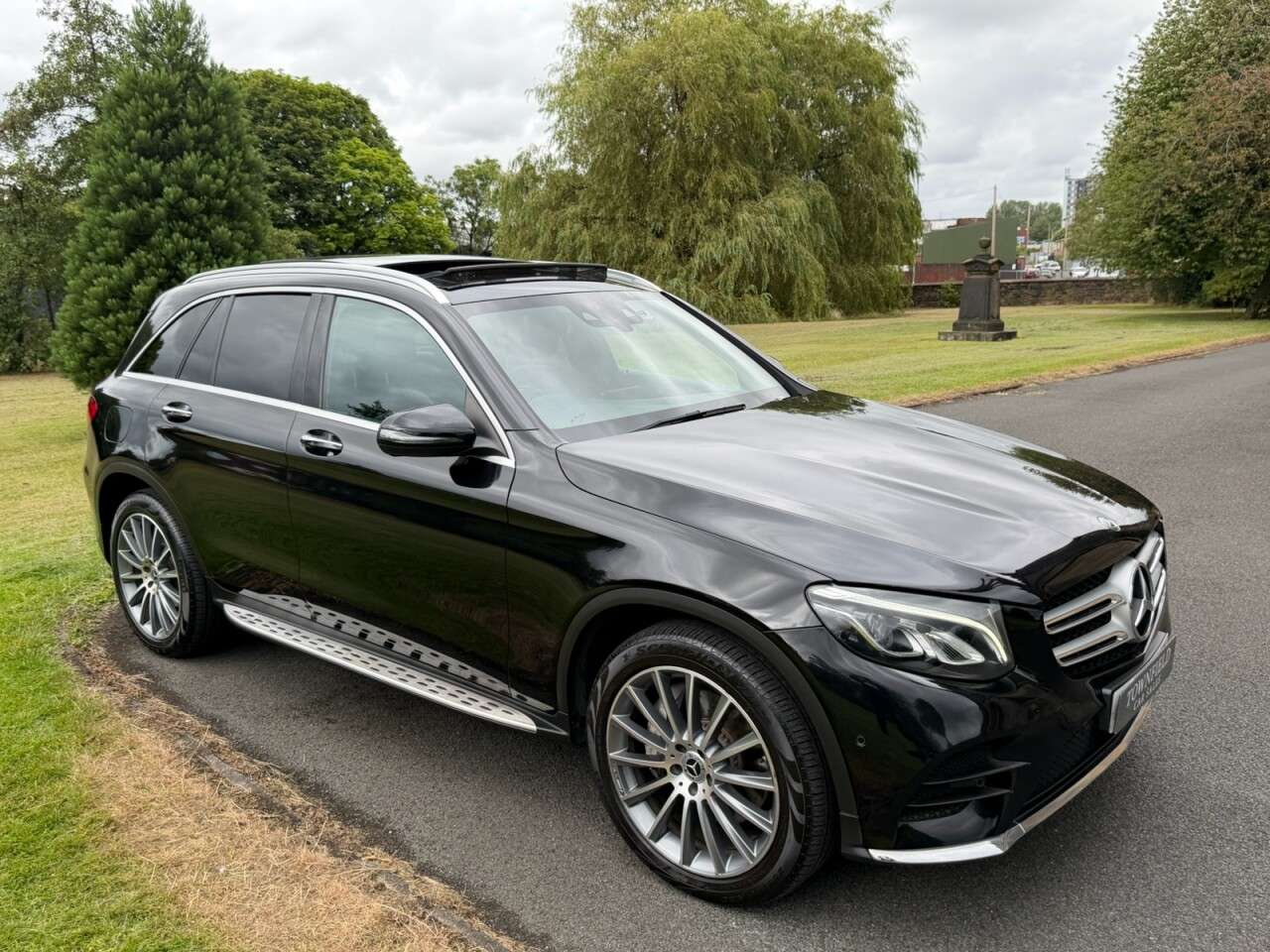 A 2018 MERCEDES-BENZ GLC 2.0 GLC250 AMG Line (Premium) SUV 5dr Petrol G-Tronic+ 4MATIC Euro 6 (s/s) A 2018 MERCEDES-BENZ GLC 2.0 GLC250 AMG Line (Premium) SUV 5dr Petrol G-Tronic+ 4MATIC Euro 6 (s/s)