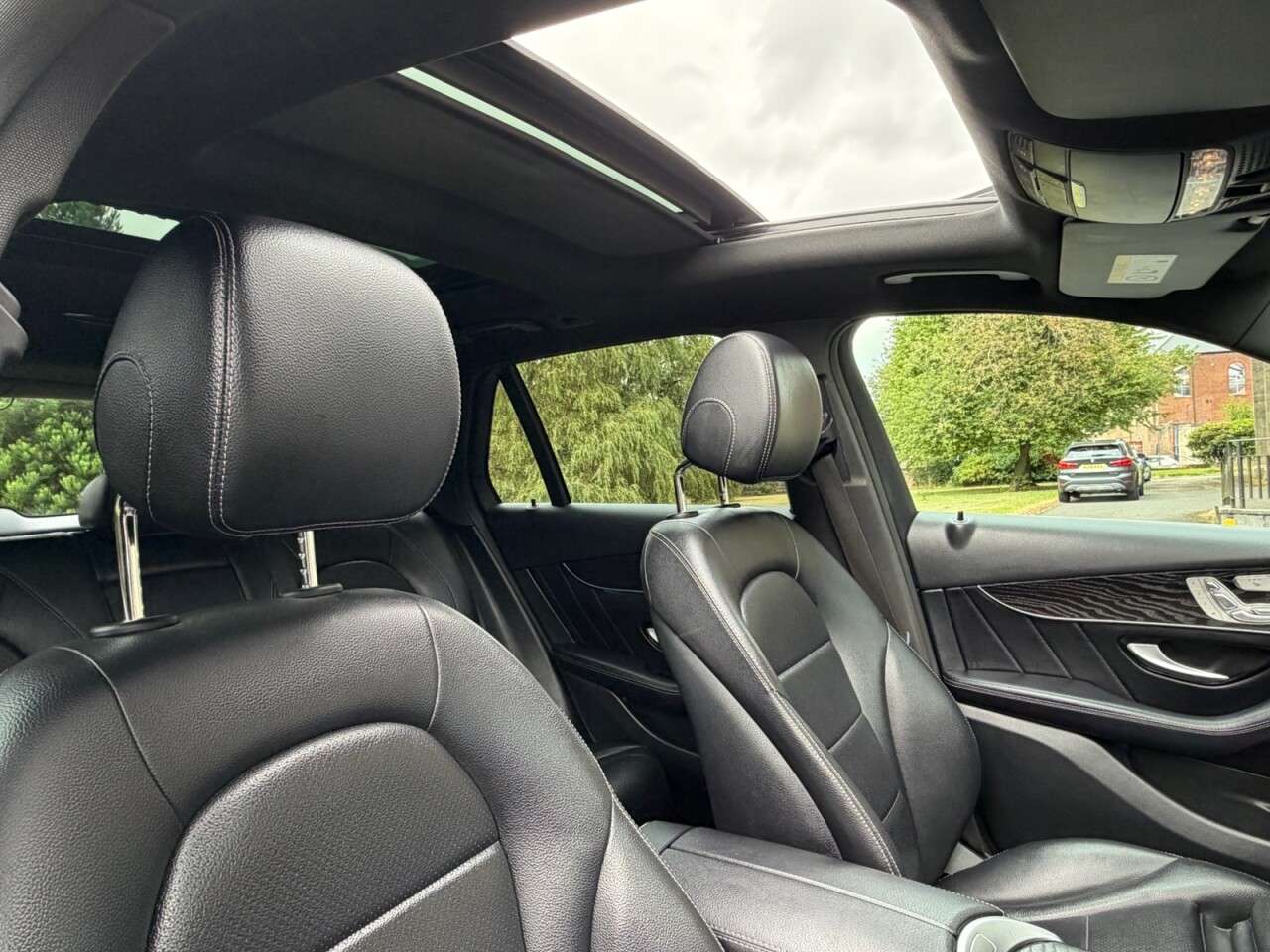 A 2018 MERCEDES-BENZ GLC 2.0 GLC250 AMG Line (Premium) SUV 5dr Petrol G-Tronic+ 4MATIC Euro 6 (s/s) A 2018 MERCEDES-BENZ GLC 2.0 GLC250 AMG Line (Premium) SUV 5dr Petrol G-Tronic+ 4MATIC Euro 6 (s/s)