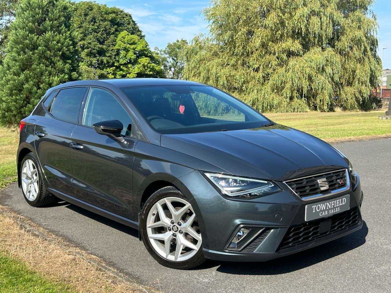 A 2020 SEAT IBIZA 1.0 MPI FR Hatchback 5dr Petrol Manual Euro 6 (s/s) GPF (80 ps) A 2020 SEAT IBIZA 1.0 MPI FR Hatchback 5dr Petrol Manual Euro 6 (s/s) GPF (80 ps)