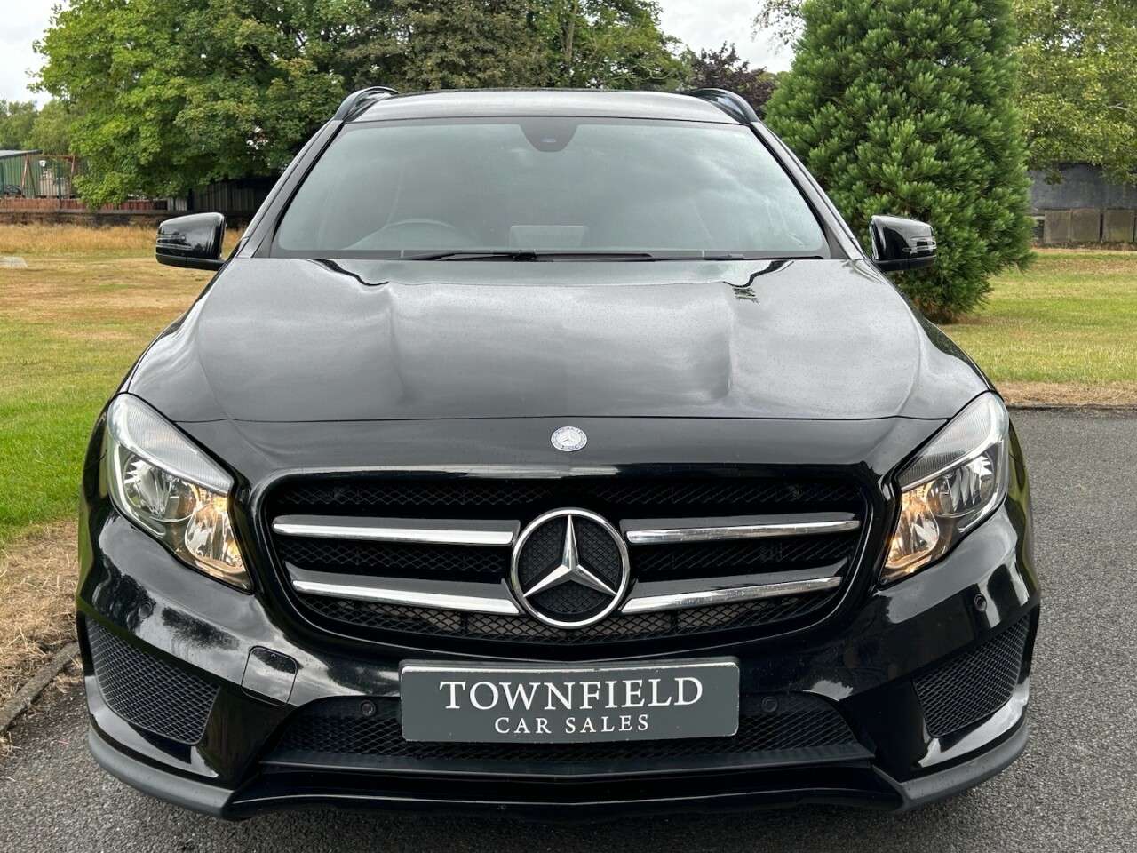 A 2015 MERCEDES-BENZ GLA 2.1 GLA220d AMG Line (Executive) SUV 5dr Diesel 7G-DCT 4MATIC Euro 6 (s/s) A 2015 MERCEDES-BENZ GLA 2.1 GLA220d AMG Line (Executive) SUV 5dr Diesel 7G-DCT 4MATIC Euro 6 (s/s)