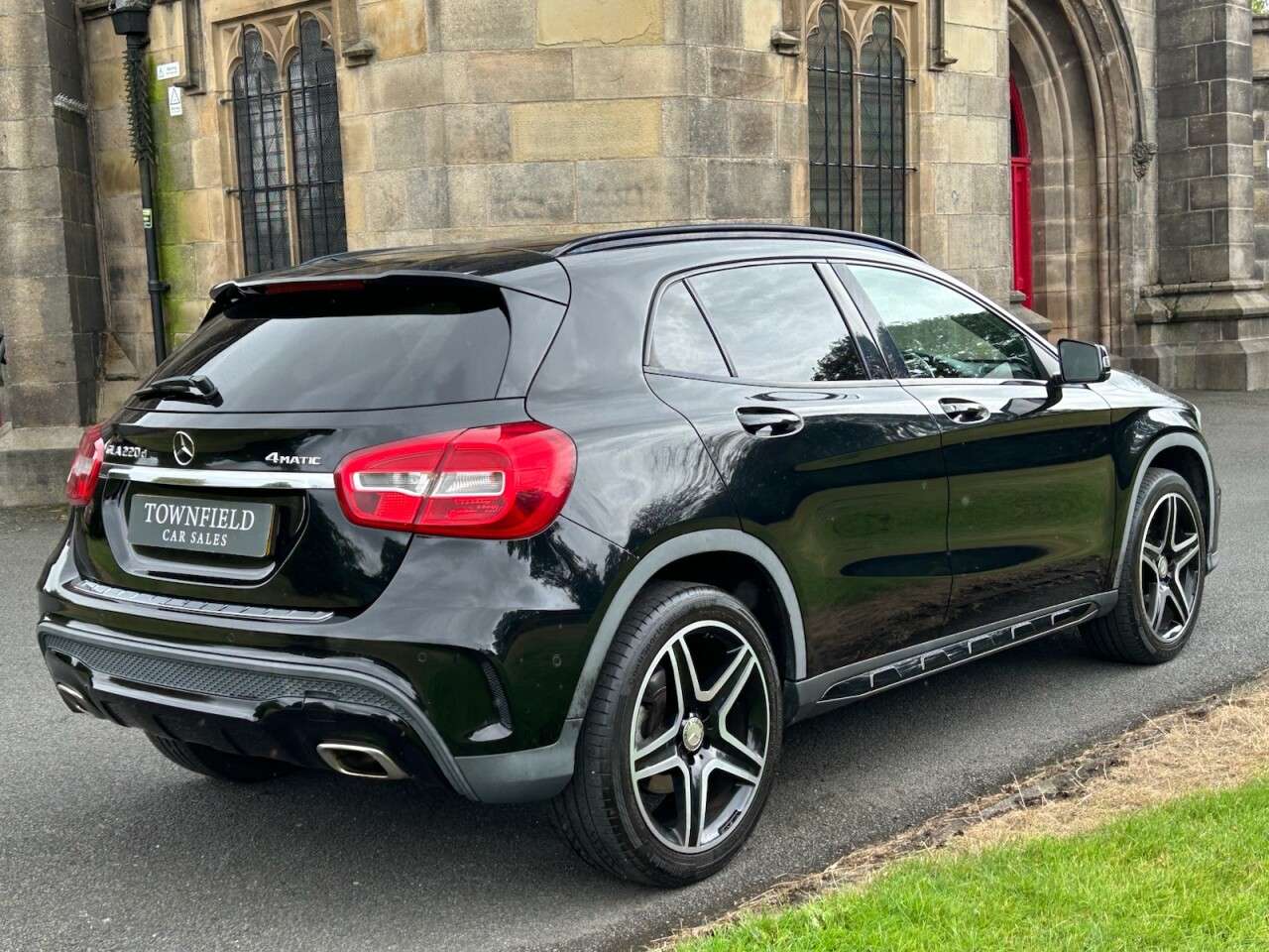 A 2015 MERCEDES-BENZ GLA 2.1 GLA220d AMG Line (Executive) SUV 5dr Diesel 7G-DCT 4MATIC Euro 6 (s/s) A 2015 MERCEDES-BENZ GLA 2.1 GLA220d AMG Line (Executive) SUV 5dr Diesel 7G-DCT 4MATIC Euro 6 (s/s)