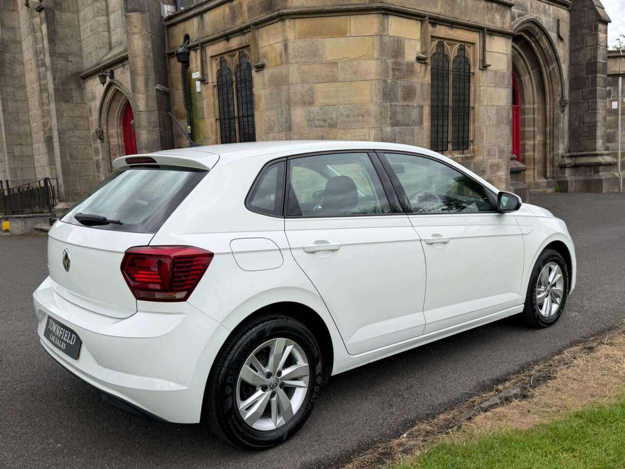 A 2019 VOLKSWAGEN POLO 1.0 EVO SE Hatchback 5dr Petrol Manual Euro 6 (s/s) (65 ps) AIR CON + 15" A A 2019 VOLKSWAGEN POLO 1.0 EVO SE Hatchback 5dr Petrol Manual Euro 6 (s/s) (65 ps) AIR CON + 15" A