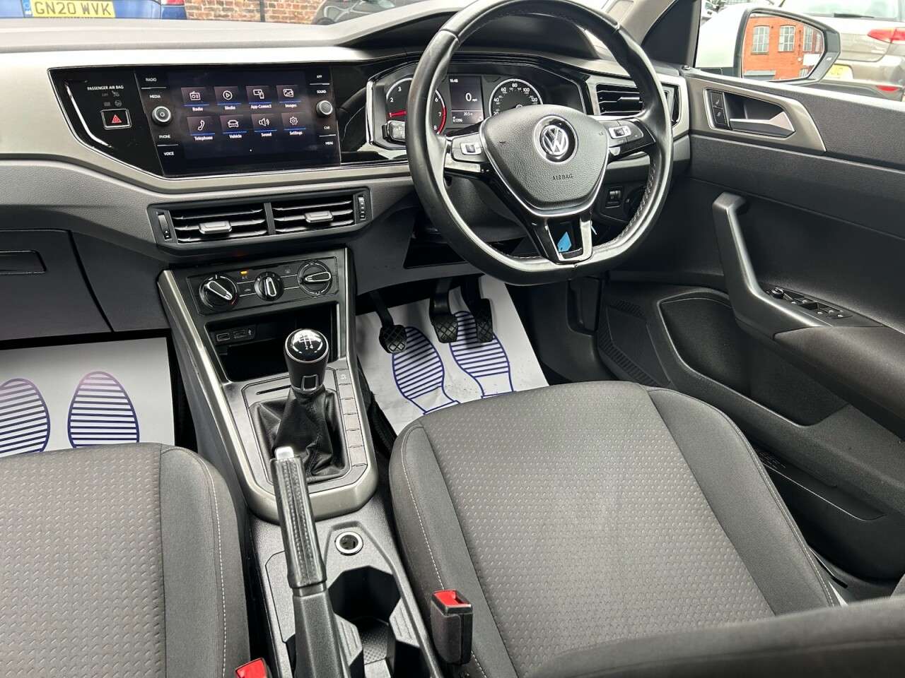 2019 VOLKSWAGEN POLO 2019 VOLKSWAGEN POLO