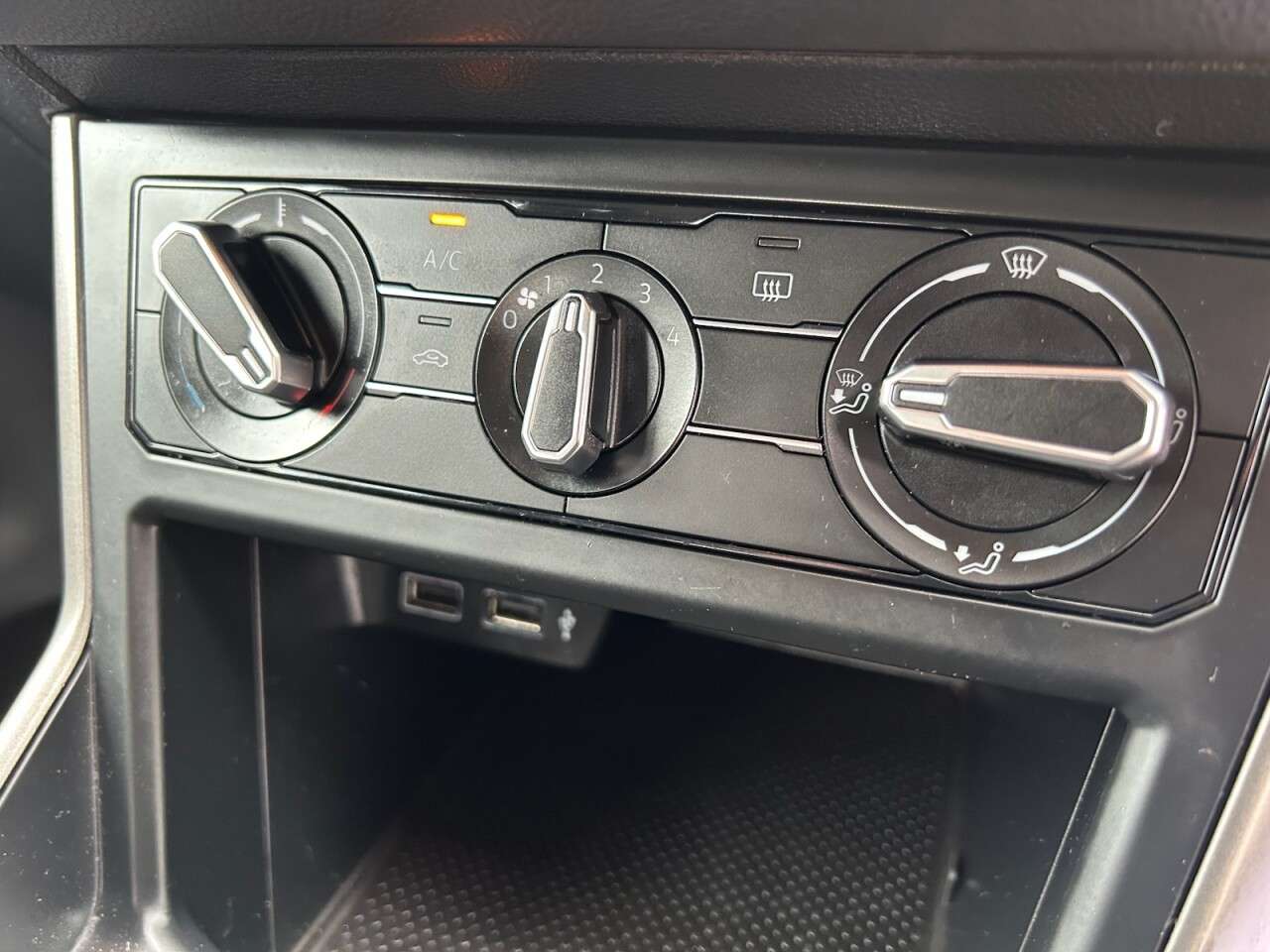 2019 VOLKSWAGEN POLO 2019 VOLKSWAGEN POLO