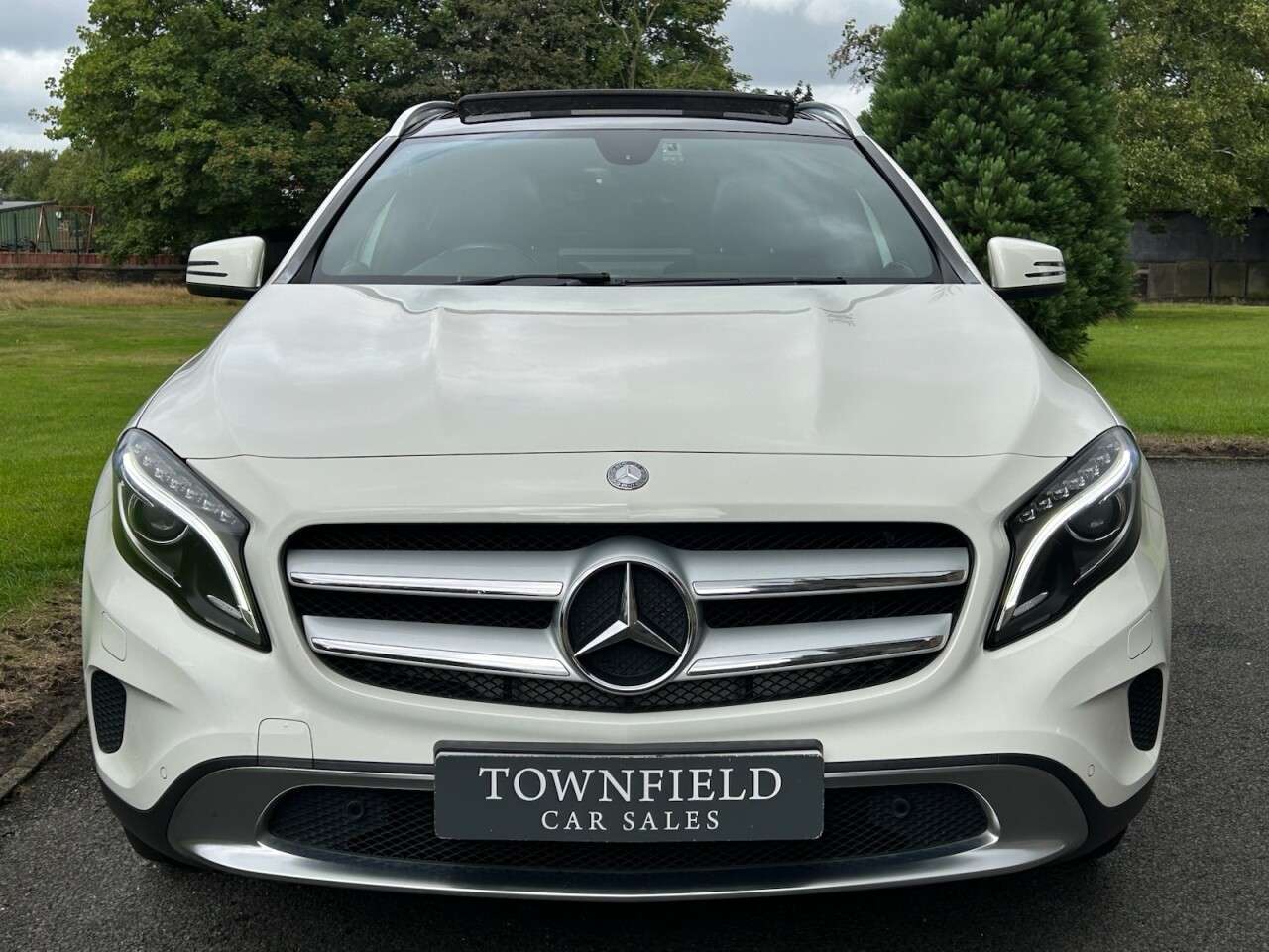 A 2015 MERCEDES-BENZ GLA 2.1 GLA220 CDI Sport SUV 5dr Diesel 7G-DCT 4MATIC Euro 6 (s/s) (170 ps) HEA A 2015 MERCEDES-BENZ GLA 2.1 GLA220 CDI Sport SUV 5dr Diesel 7G-DCT 4MATIC Euro 6 (s/s) (170 ps) HEA