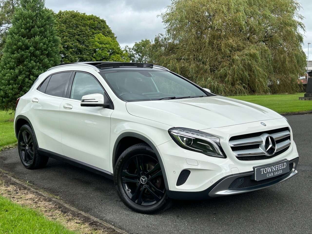 2015 MERCEDES-BENZ GLA 2015 MERCEDES-BENZ GLA