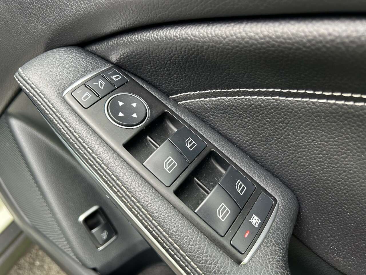 2015 MERCEDES-BENZ GLA 2015 MERCEDES-BENZ GLA