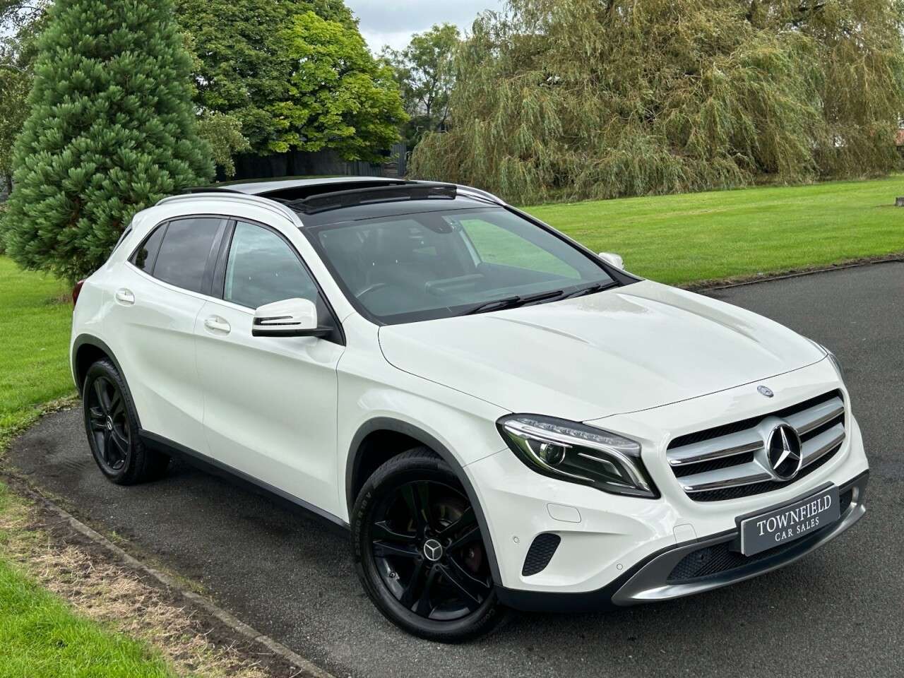 2015 MERCEDES-BENZ GLA 2015 MERCEDES-BENZ GLA