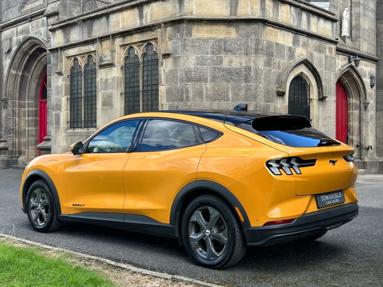 A 2022 FORD MUSTANG MACH-E Extended Range 91kWh SUV 5dr Electric Automatic (294 ps) CAPLAY+HEATED SEAT A 2022 FORD MUSTANG MACH-E Extended Range 91kWh SUV 5dr Electric Automatic (294 ps) CAPLAY+HEATED SEAT