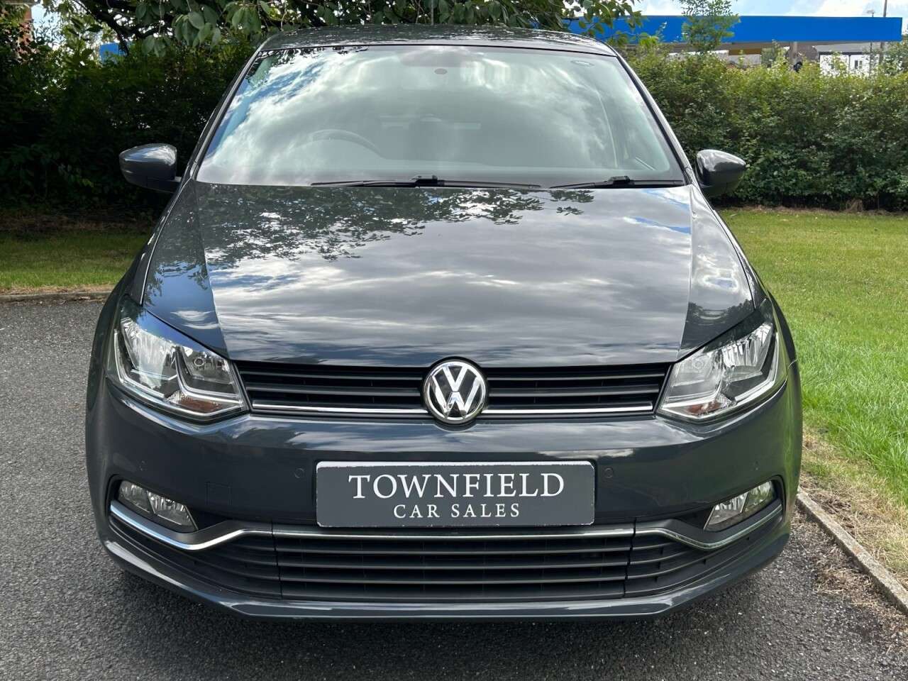 A 2016 VOLKSWAGEN POLO 1.0 BlueMotion Tech Match Hatchback 5dr Petrol Manual Euro 6 (s/s) (75 ps) A 2016 VOLKSWAGEN POLO 1.0 BlueMotion Tech Match Hatchback 5dr Petrol Manual Euro 6 (s/s) (75 ps)