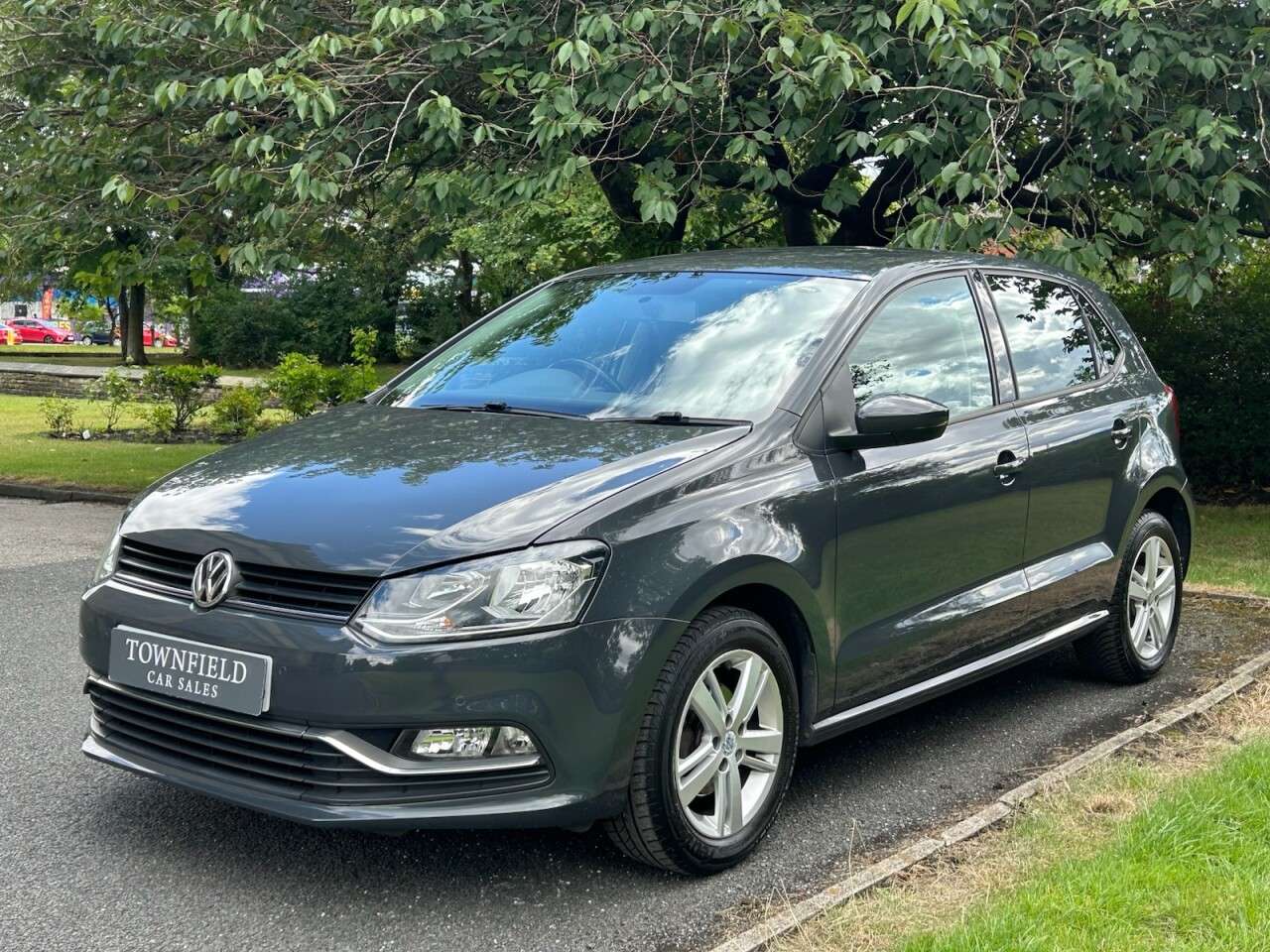 A 2016 VOLKSWAGEN POLO 1.0 BlueMotion Tech Match Hatchback 5dr Petrol Manual Euro 6 (s/s) (75 ps) A 2016 VOLKSWAGEN POLO 1.0 BlueMotion Tech Match Hatchback 5dr Petrol Manual Euro 6 (s/s) (75 ps)