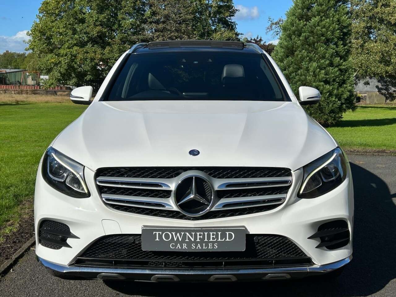 A 2016 MERCEDES-BENZ GLC 2.1 GLC220d AMG Line (Premium) SUV 5dr Diesel G-Tronic 4MATIC Euro 6 (s/s) A 2016 MERCEDES-BENZ GLC 2.1 GLC220d AMG Line (Premium) SUV 5dr Diesel G-Tronic 4MATIC Euro 6 (s/s)