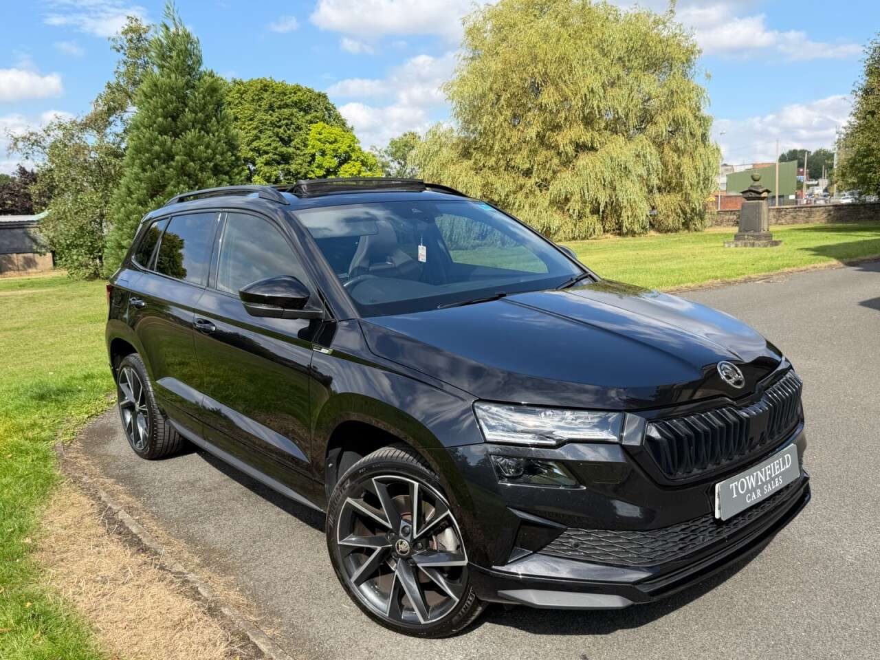 A 2023 SKODA KAROQ 1.5 TSI ACT SportLine SUV 5dr Petrol DSG Euro 6 (s/s) (150 ps) 19" ALLOYS+R A 2023 SKODA KAROQ 1.5 TSI ACT SportLine SUV 5dr Petrol DSG Euro 6 (s/s) (150 ps) 19" ALLOYS+R