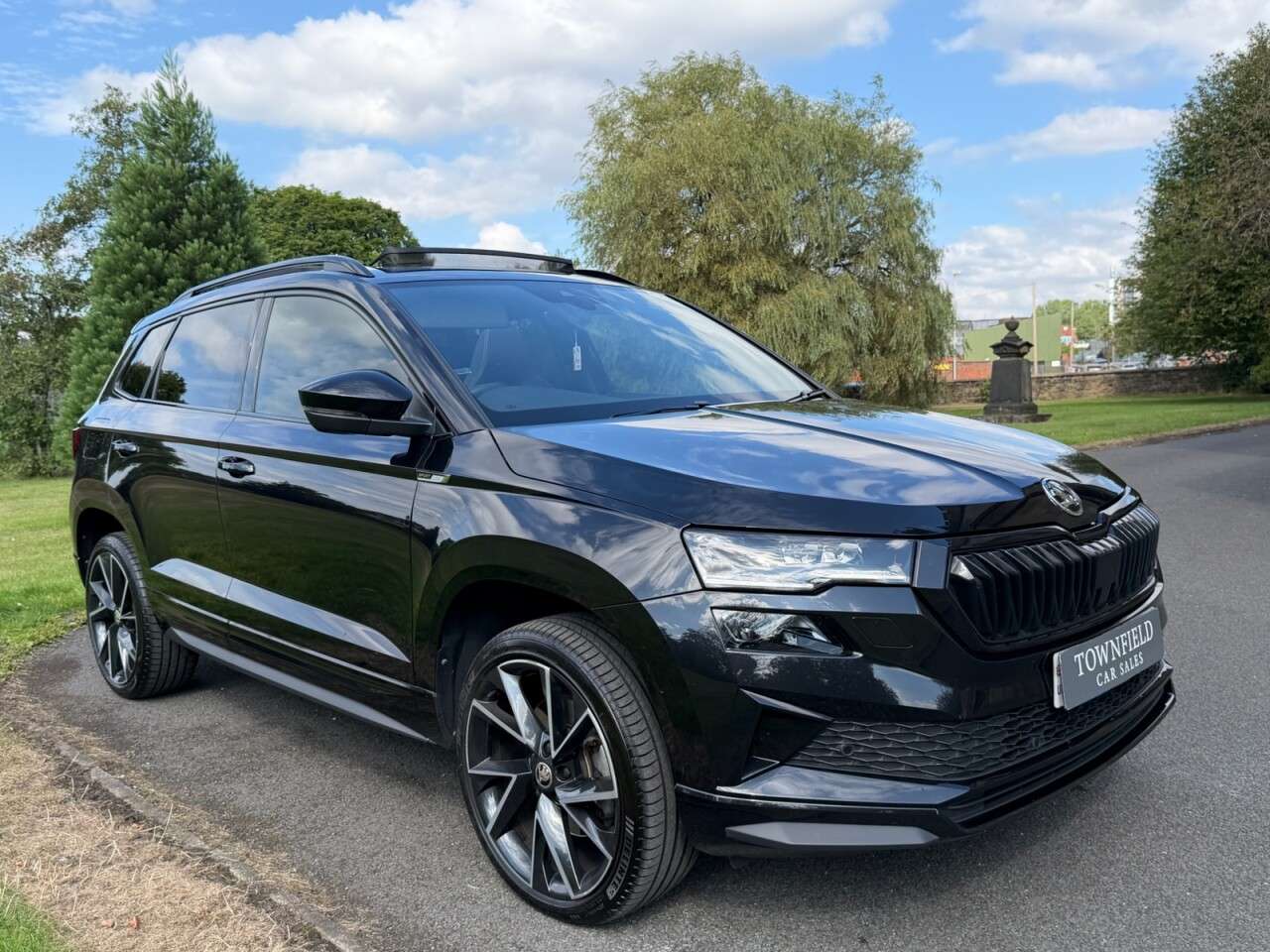 A 2023 SKODA KAROQ 1.5 TSI ACT SportLine SUV 5dr Petrol DSG Euro 6 (s/s) (150 ps) 19" ALLOYS+R A 2023 SKODA KAROQ 1.5 TSI ACT SportLine SUV 5dr Petrol DSG Euro 6 (s/s) (150 ps) 19" ALLOYS+R