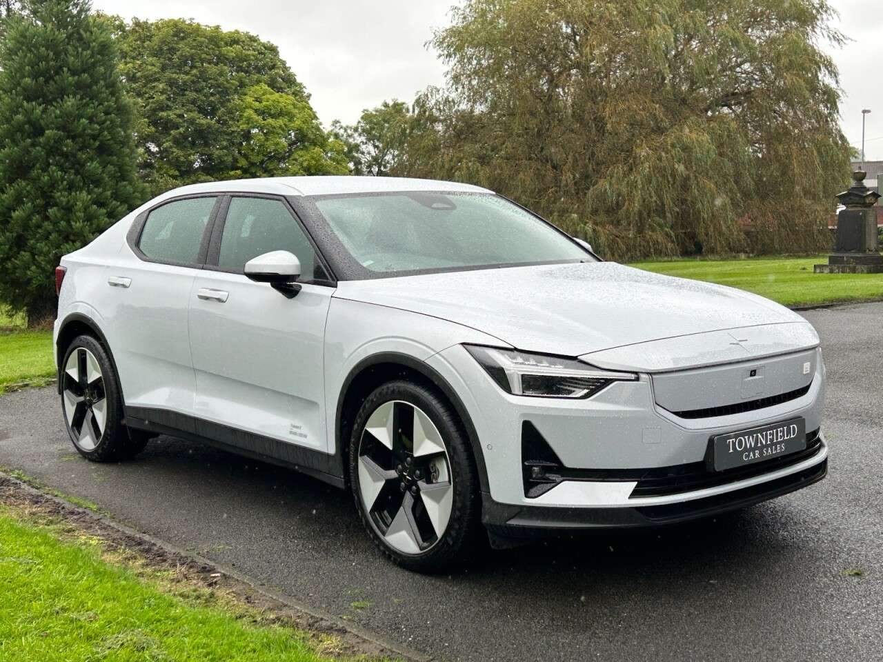 A 2024 POLESTAR POLESTAR 2 Single Motor 69kWh Standard Range Fastback 5dr Electric Auto RWD (272 ps) H A 2024 POLESTAR POLESTAR 2 Single Motor 69kWh Standard Range Fastback 5dr Electric Auto RWD (272 ps) H