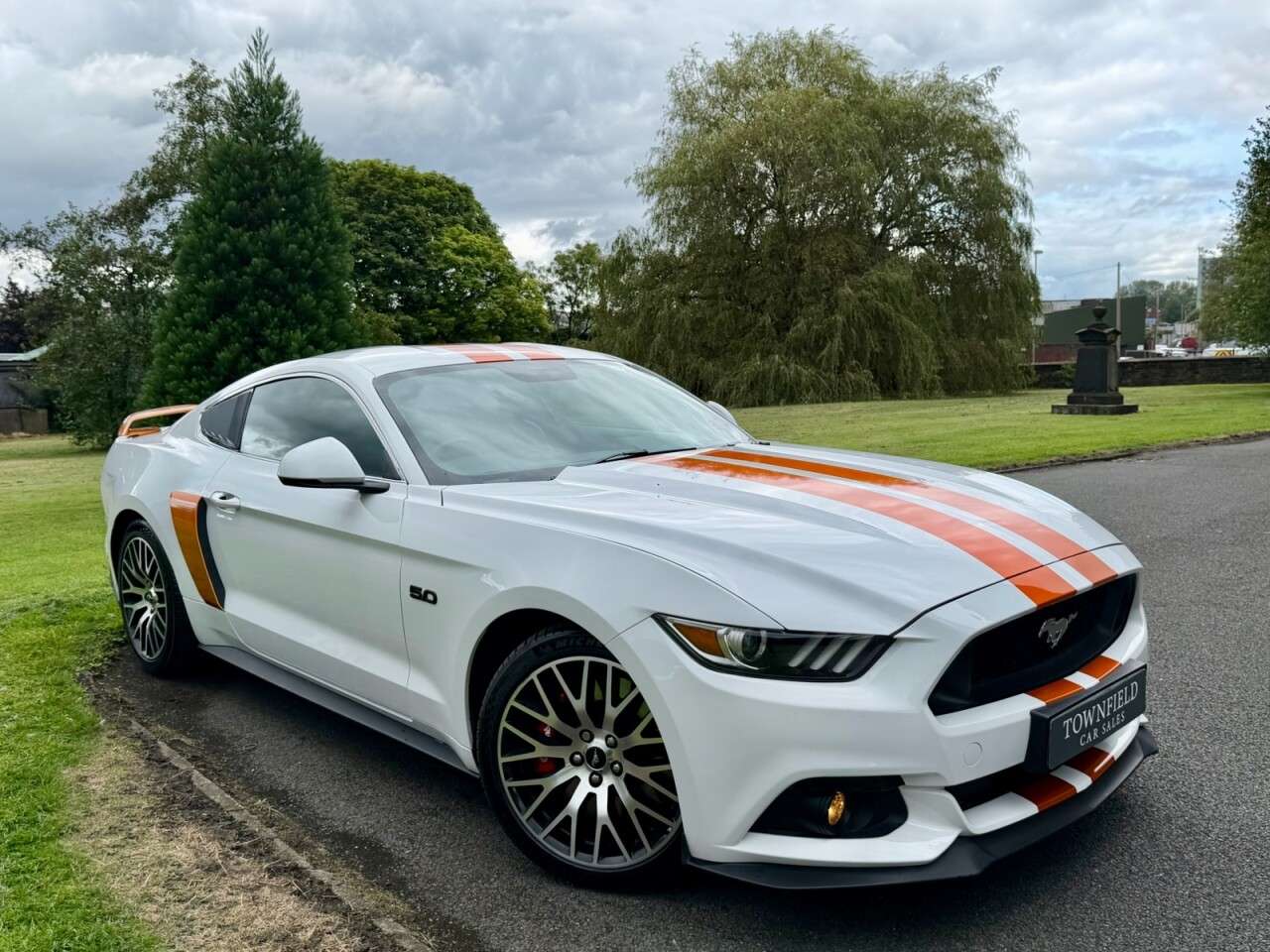 A 2016 FORD MUSTANG 5.0 V8 GT Fastback 2dr Petrol SelShift Euro 6 (416 bhp) FULL SERVICE HISTOR A 2016 FORD MUSTANG 5.0 V8 GT Fastback 2dr Petrol SelShift Euro 6 (416 bhp) FULL SERVICE HISTOR