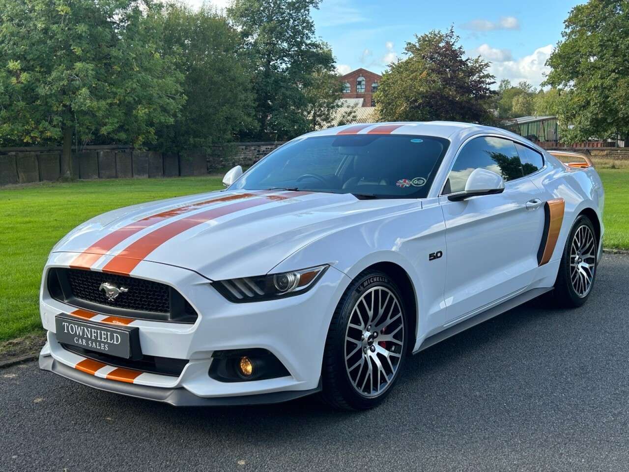 A 2016 FORD MUSTANG 5.0 V8 GT Fastback 2dr Petrol SelShift Euro 6 (416 bhp) FULL SERVICE HISTOR A 2016 FORD MUSTANG 5.0 V8 GT Fastback 2dr Petrol SelShift Euro 6 (416 bhp) FULL SERVICE HISTOR