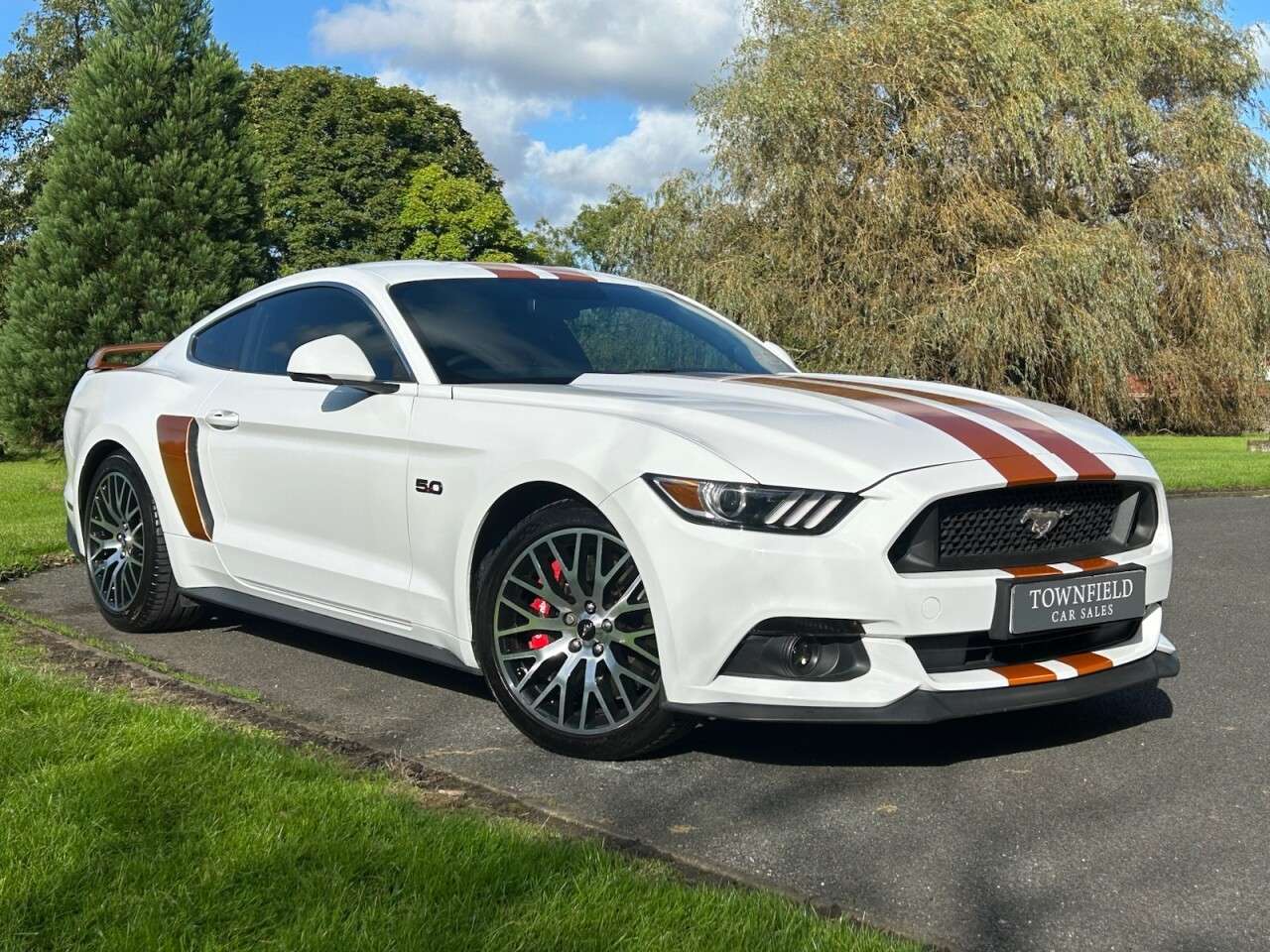 A 2016 FORD MUSTANG 5.0 V8 GT Fastback 2dr Petrol SelShift Euro 6 (416 bhp) FULL SERVICE HISTOR A 2016 FORD MUSTANG 5.0 V8 GT Fastback 2dr Petrol SelShift Euro 6 (416 bhp) FULL SERVICE HISTOR