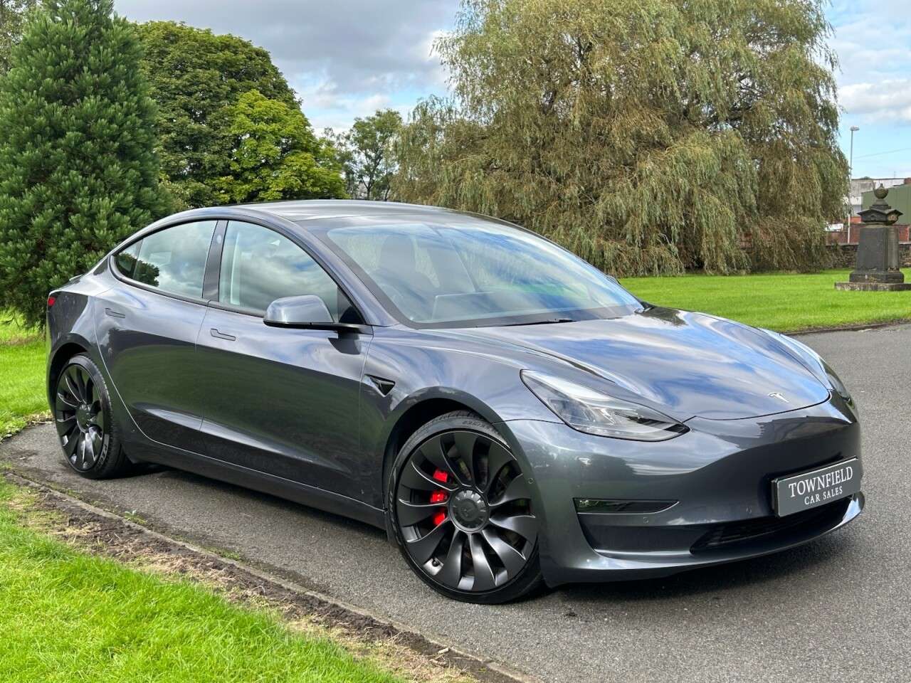 A 2021 TESLA MODEL 3 (Dual Motor) Performance Saloon 4dr Electric Auto 4WDE (Performance Upgrade A 2021 TESLA MODEL 3 (Dual Motor) Performance Saloon 4dr Electric Auto 4WDE (Performance Upgrade