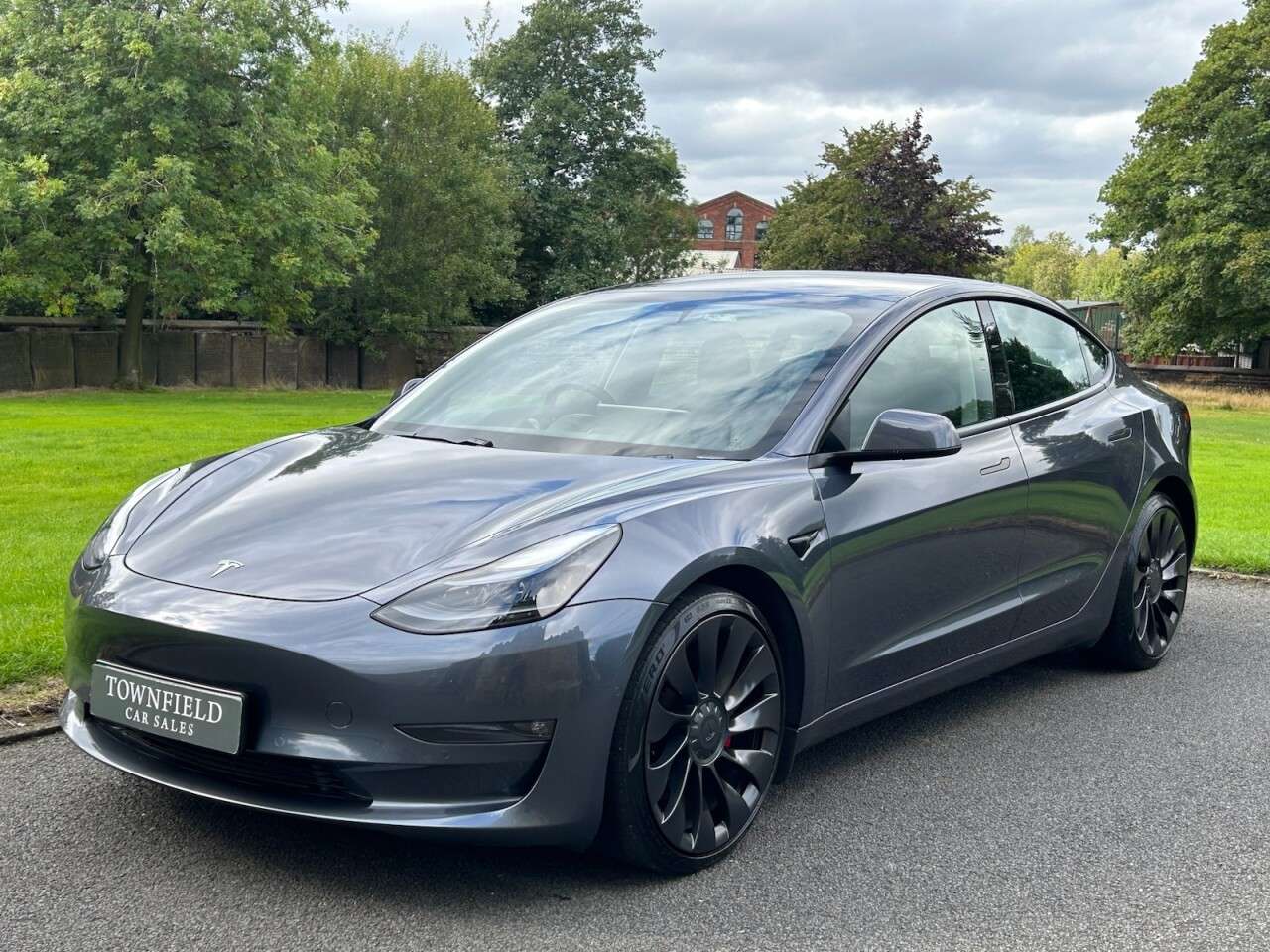 A 2021 TESLA MODEL 3 (Dual Motor) Performance Saloon 4dr Electric Auto 4WDE (Performance Upgrade A 2021 TESLA MODEL 3 (Dual Motor) Performance Saloon 4dr Electric Auto 4WDE (Performance Upgrade