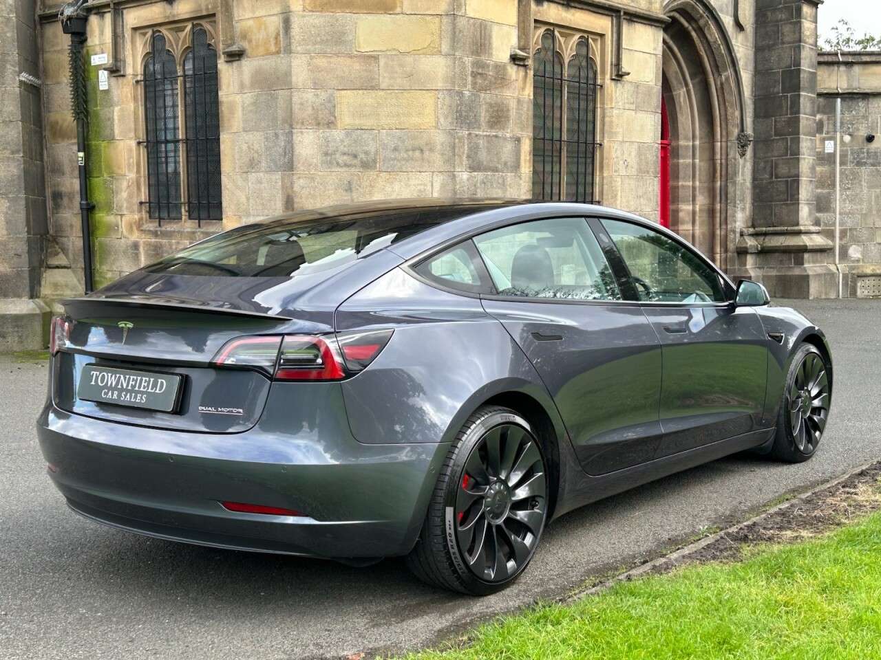 A 2021 TESLA MODEL 3 (Dual Motor) Performance Saloon 4dr Electric Auto 4WDE (Performance Upgrade A 2021 TESLA MODEL 3 (Dual Motor) Performance Saloon 4dr Electric Auto 4WDE (Performance Upgrade