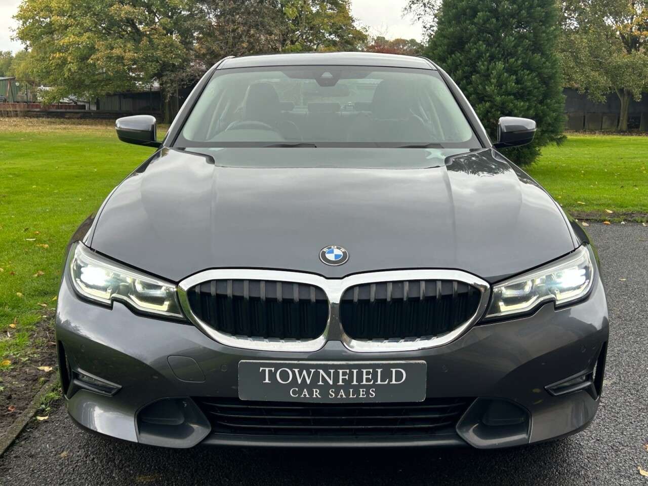 A 2020 BMW 3 SERIES 2.0 320i Sport Saloon 4dr Petrol Auto Euro 6 (s/s) (184 ps) FULL SERVICE HI A 2020 BMW 3 SERIES 2.0 320i Sport Saloon 4dr Petrol Auto Euro 6 (s/s) (184 ps) FULL SERVICE HI