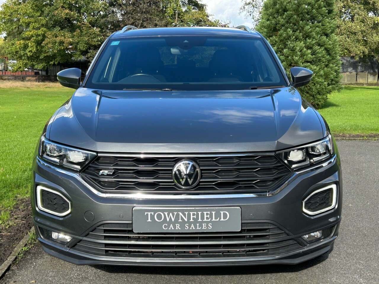 A 2021 VOLKSWAGEN T-ROC 1.5 TSI GPF EVO R-Line SUV 5dr Petrol Manual Euro 6 (s/s) (150 ps) PARKING A 2021 VOLKSWAGEN T-ROC 1.5 TSI GPF EVO R-Line SUV 5dr Petrol Manual Euro 6 (s/s) (150 ps) PARKING