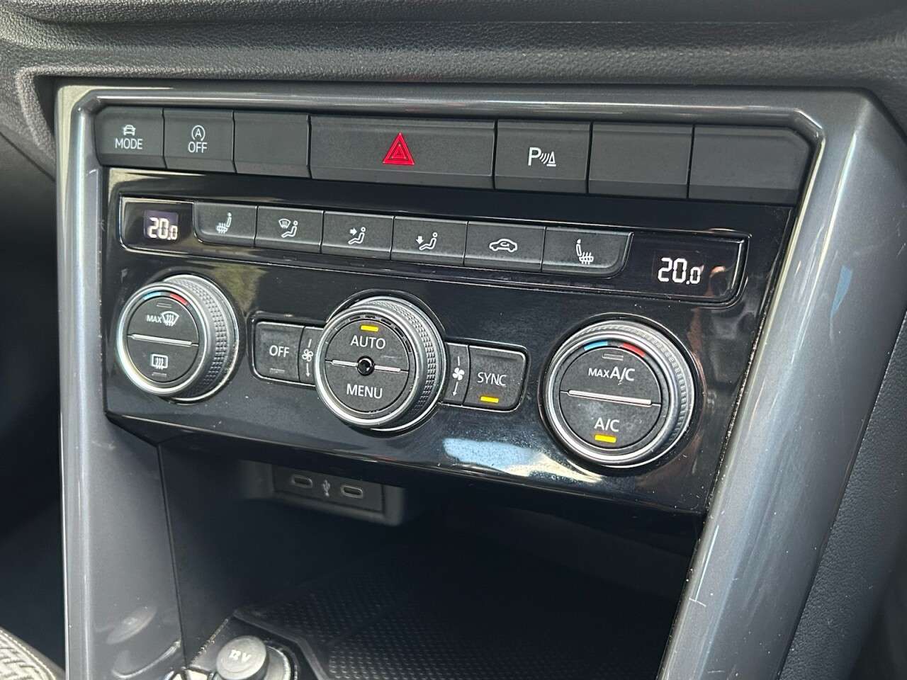 2021 VOLKSWAGEN T-ROC 2021 VOLKSWAGEN T-ROC