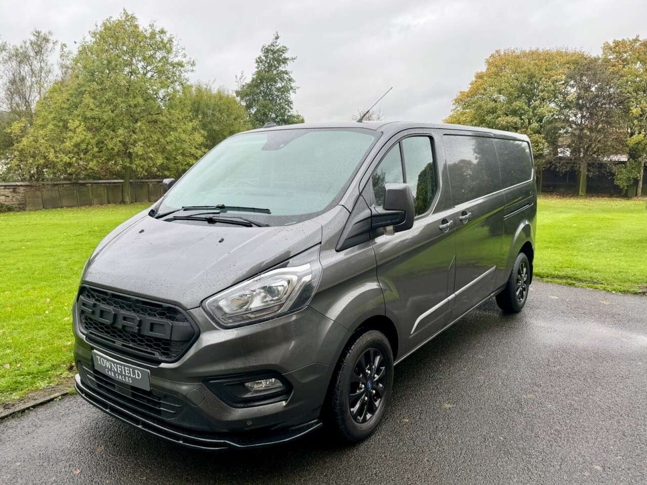 A 2021 FORD TRANSIT CUSTOM 2.0 300 EcoBlue Limited Panel Van 5dr Diesel Manual L2 H1 Euro 6 (s/s) (130 A 2021 FORD TRANSIT CUSTOM 2.0 300 EcoBlue Limited Panel Van 5dr Diesel Manual L2 H1 Euro 6 (s/s) (130