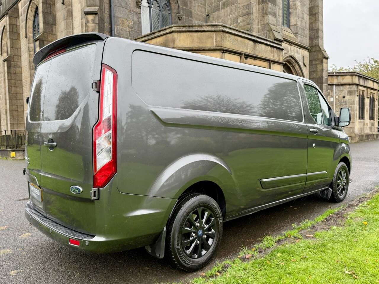 A 2021 FORD TRANSIT CUSTOM 2.0 300 EcoBlue Limited Panel Van 5dr Diesel Manual L2 H1 Euro 6 (s/s) (130 A 2021 FORD TRANSIT CUSTOM 2.0 300 EcoBlue Limited Panel Van 5dr Diesel Manual L2 H1 Euro 6 (s/s) (130