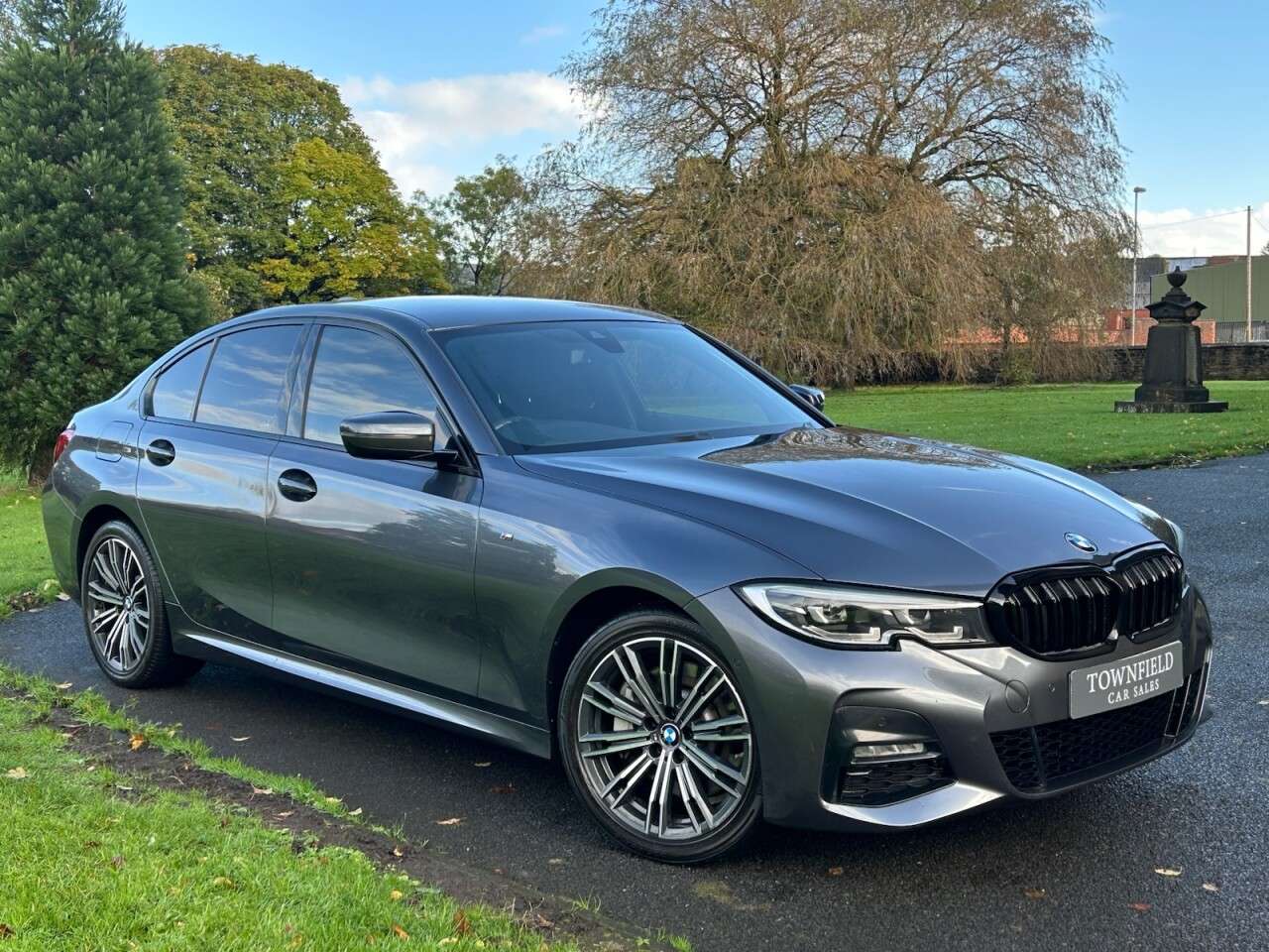 A 2019 BMW 3 SERIES 2.0 330e 12kWh M Sport Saloon 4dr Petrol Plug-in Hybrid Auto Euro 6 (s/s) ( A 2019 BMW 3 SERIES 2.0 330e 12kWh M Sport Saloon 4dr Petrol Plug-in Hybrid Auto Euro 6 (s/s) (