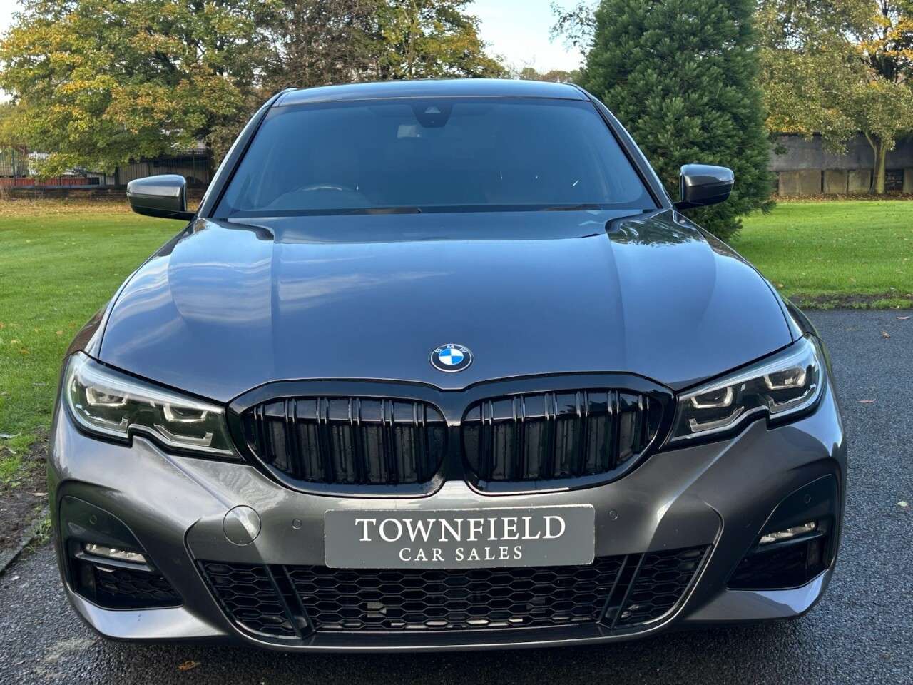 A 2019 BMW 3 SERIES 2.0 330e 12kWh M Sport Saloon 4dr Petrol Plug-in Hybrid Auto Euro 6 (s/s) ( A 2019 BMW 3 SERIES 2.0 330e 12kWh M Sport Saloon 4dr Petrol Plug-in Hybrid Auto Euro 6 (s/s) (