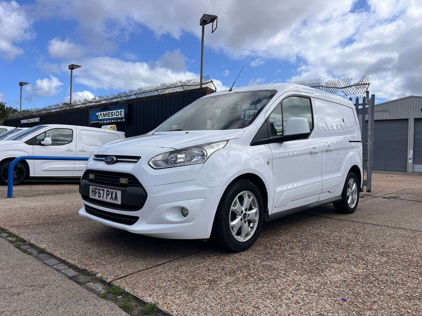 A 2017 FORD TRANSIT CONNECT 1.5 TDCi 200 Limited Panel Van 5dr Diesel Manual L1 H1 (119 g/km, 118 bhp) A 2017 FORD TRANSIT CONNECT 1.5 TDCi 200 Limited Panel Van 5dr Diesel Manual L1 H1 (119 g/km, 118 bhp)