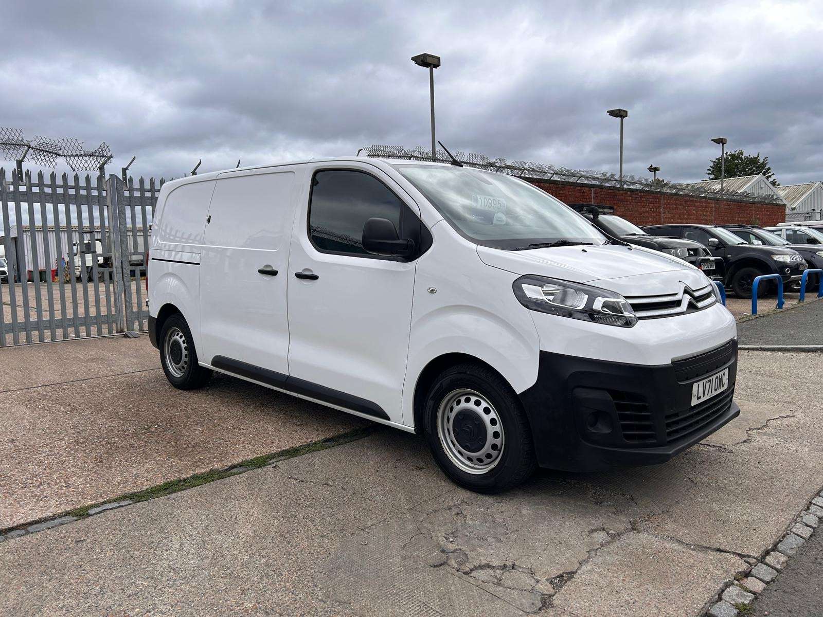 A 2021 CITROEN E-DISPATCH e 1000 75kWh Enterprise Pro M Panel Van 6dr Electric Auto MWB (7.4kW Charger) (136 ps) A 2021 CITROEN E-DISPATCH e 1000 75kWh Enterprise Pro M Panel Van 6dr Electric Auto MWB (7.4kW Charger) (136 ps)
