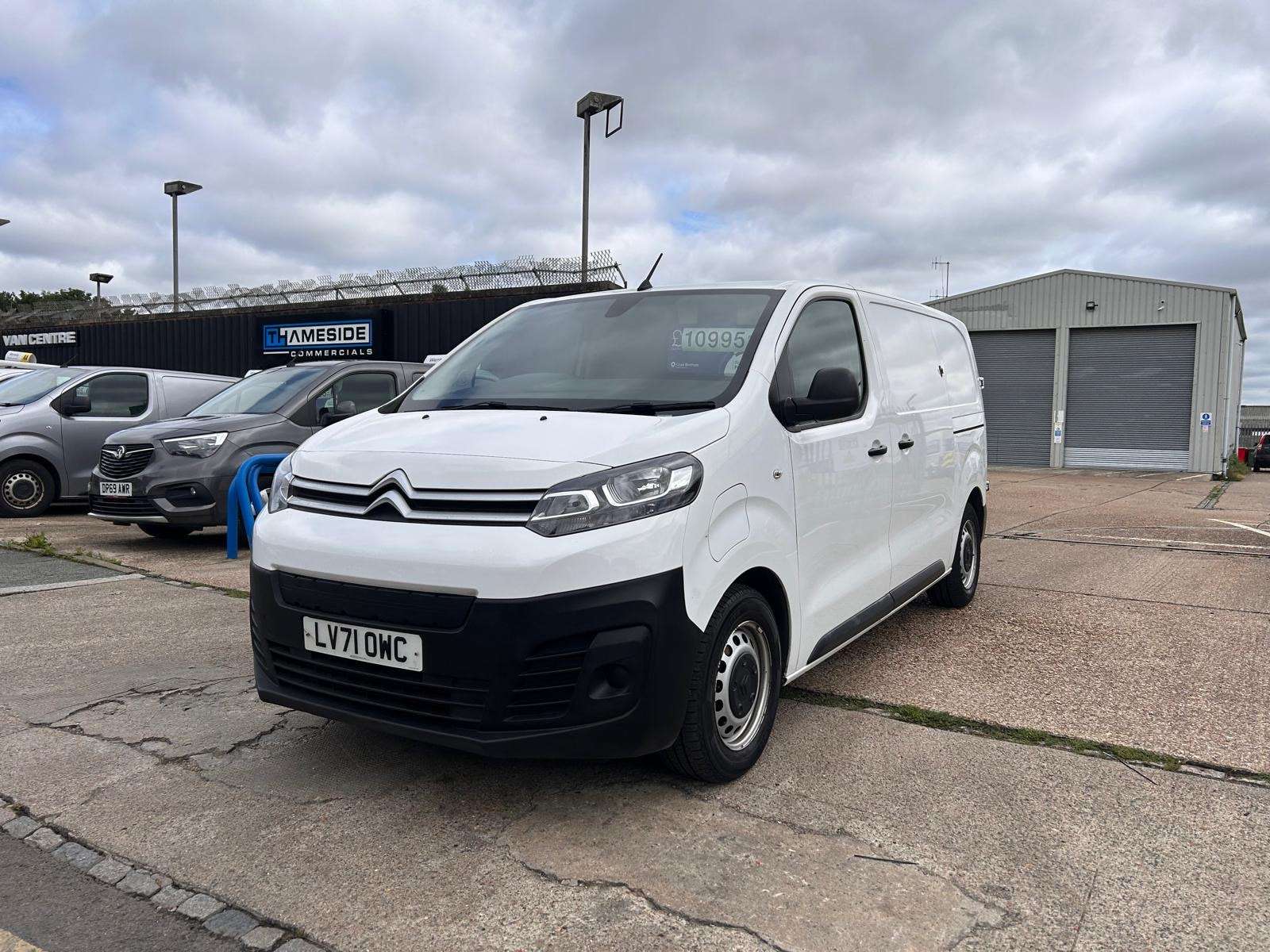 A 2021 CITROEN E-DISPATCH e 1000 75kWh Enterprise Pro M Panel Van 6dr Electric Auto MWB (7.4kW Charger) (136 ps) A 2021 CITROEN E-DISPATCH e 1000 75kWh Enterprise Pro M Panel Van 6dr Electric Auto MWB (7.4kW Charger) (136 ps)